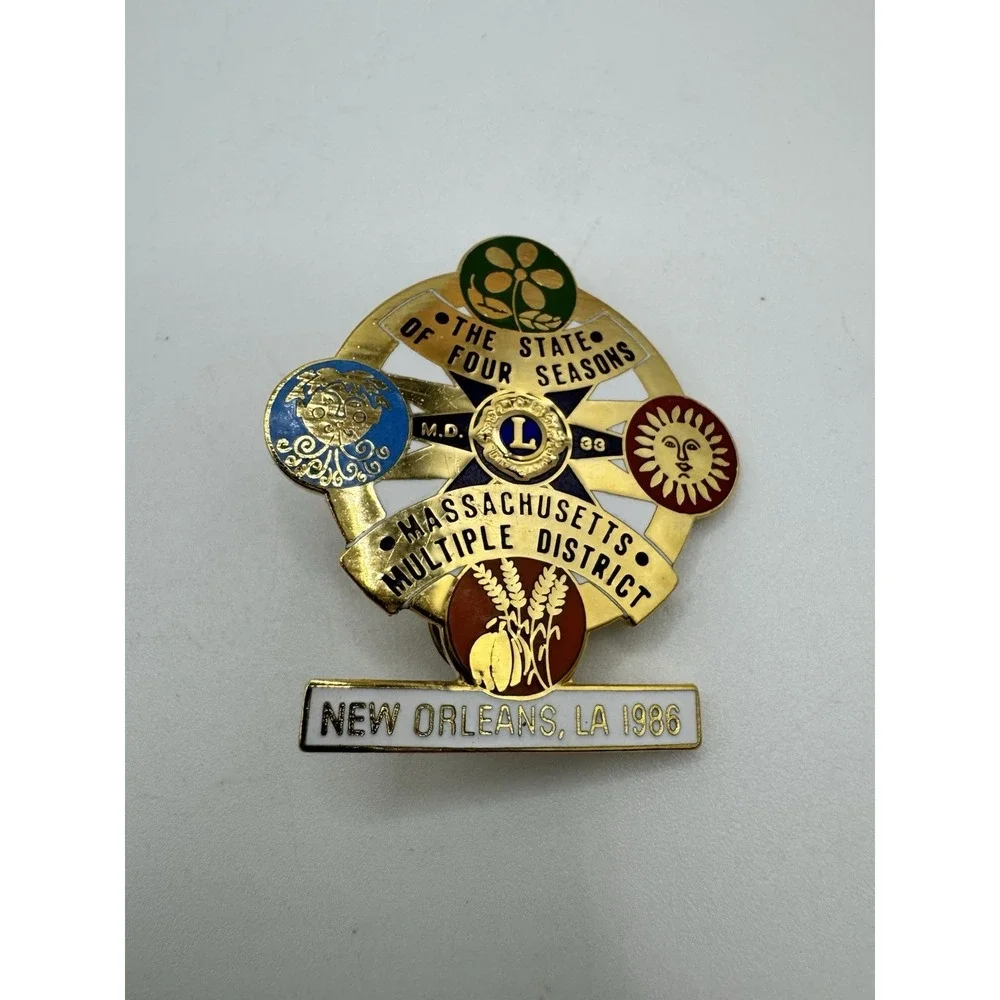 Vintage‎ Lions Club Collectors / Lapel Pin - Massachusetts Multiple Districts